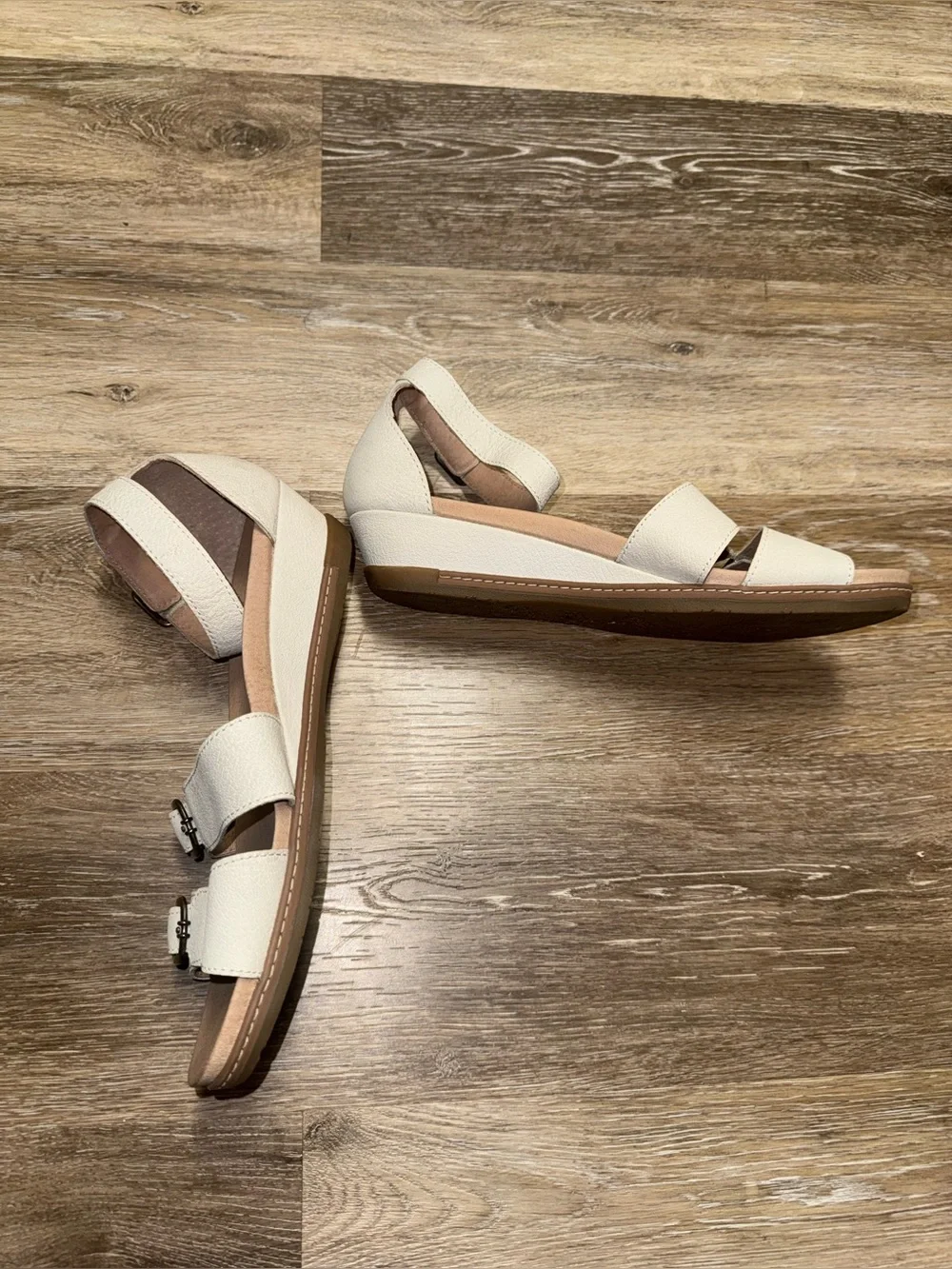 Dansko Astrid Nubuck Womens Low Wedge